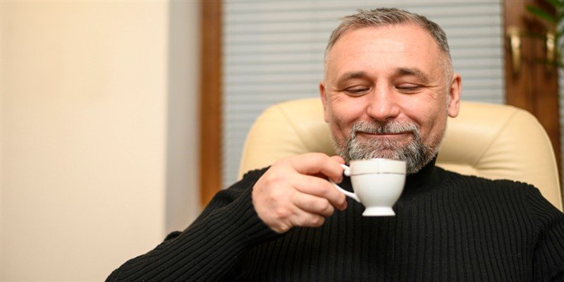 Drinking Coffee Before & After Hair Transplant: Is it Safe?